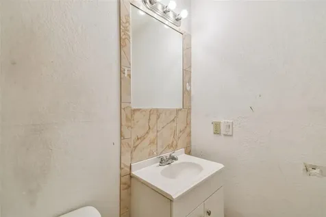 7526 Twelve Oaks Boulevard Tampa FL 33634