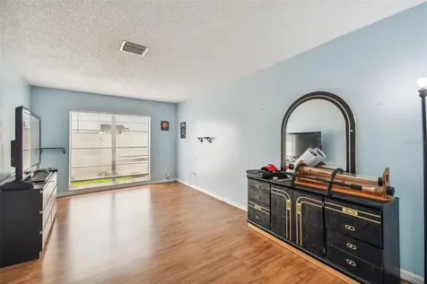 7526 Twelve Oaks Boulevard Tampa FL 33634