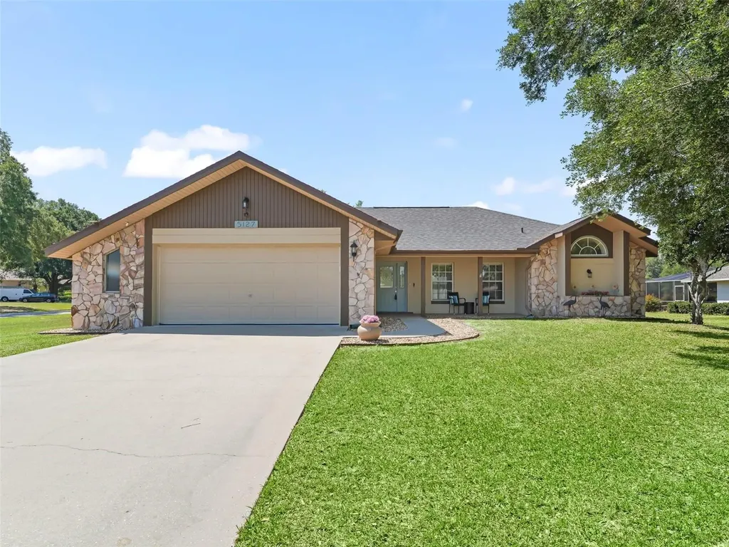 5127 County Road 125 Wildwood FL 34785
