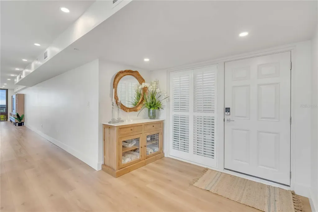 5611 Gulf Of Mexico Drive Longboat Key FL 34228