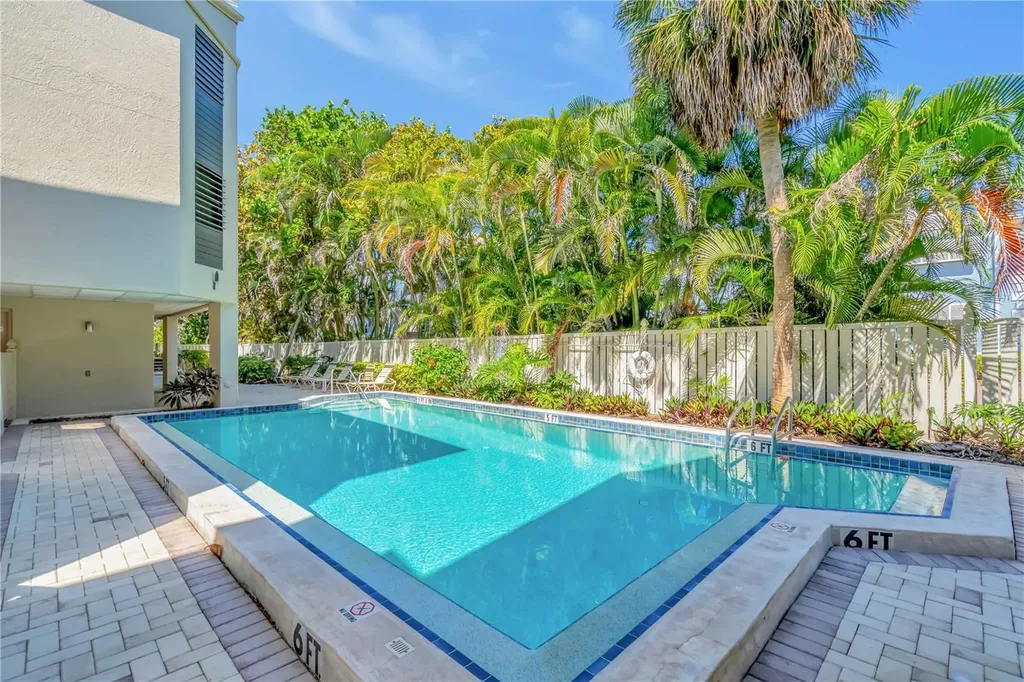 5611 Gulf Of Mexico Drive Longboat Key FL 34228