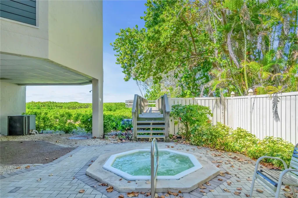 5611 Gulf Of Mexico Drive Longboat Key FL 34228