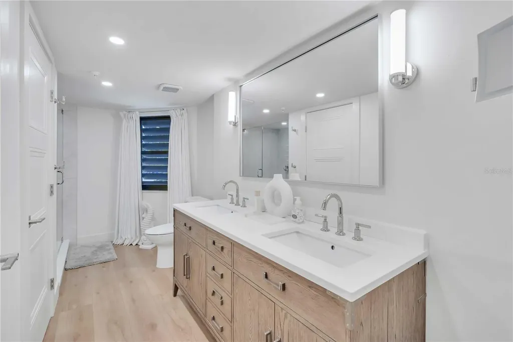 5611 Gulf Of Mexico Drive Longboat Key FL 34228
