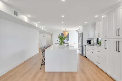 5611 Gulf Of Mexico Drive Longboat Key FL 34228