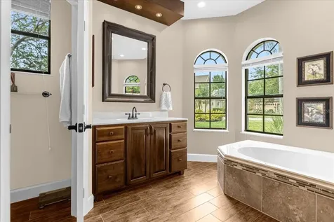 2440 June Oak Court Oviedo FL 32766