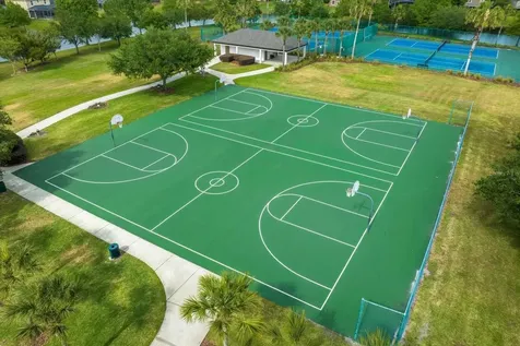 2440 June Oak Court Oviedo FL 32766