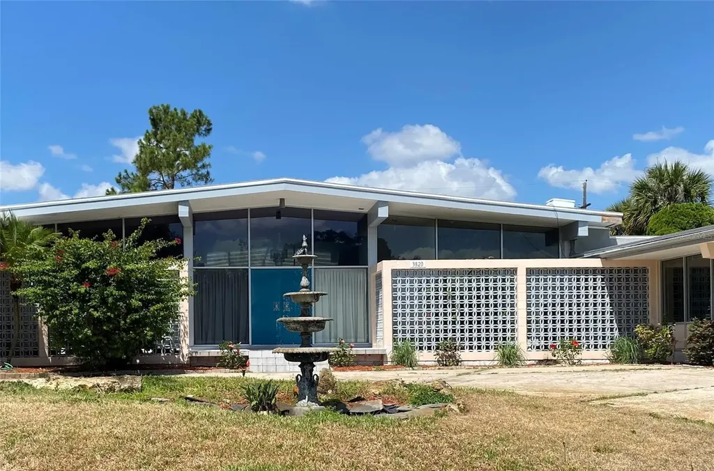 3820 Neptune Drive Orlando FL 32804