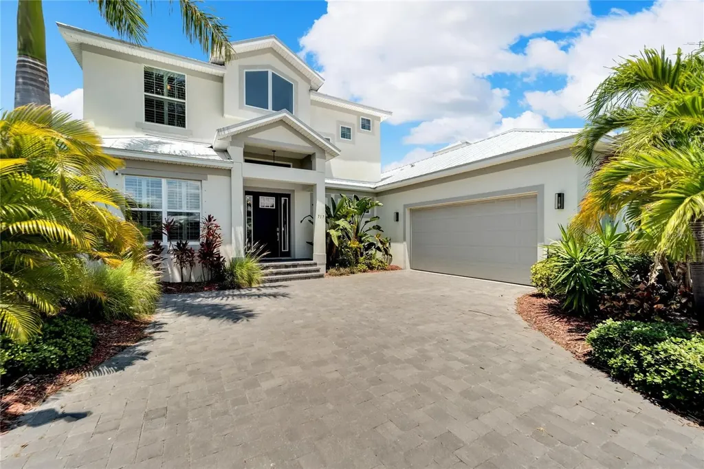 717 Pinckney Drive Apollo Beach FL 33572
