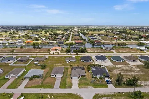 2733 NW 13th Street Cape Coral FL 33993