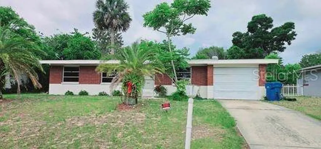 1464 Richmond Avenue Daytona Beach FL 32117