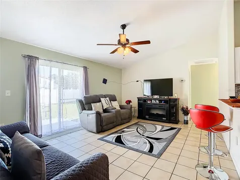 927 Nancy Court Kissimmee FL 34759