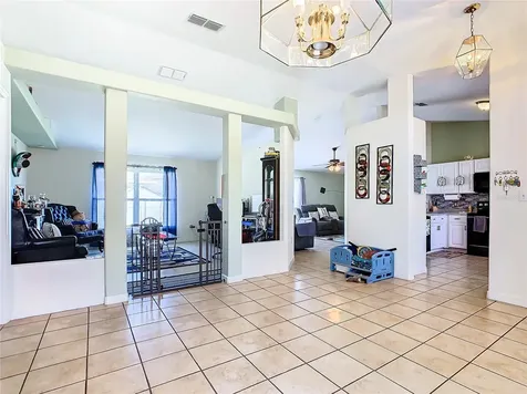 927 Nancy Court Kissimmee FL 34759