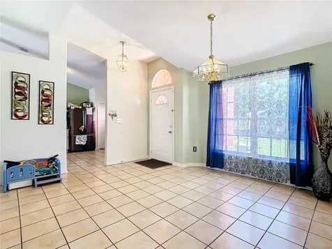 927 Nancy Court Kissimmee FL 34759