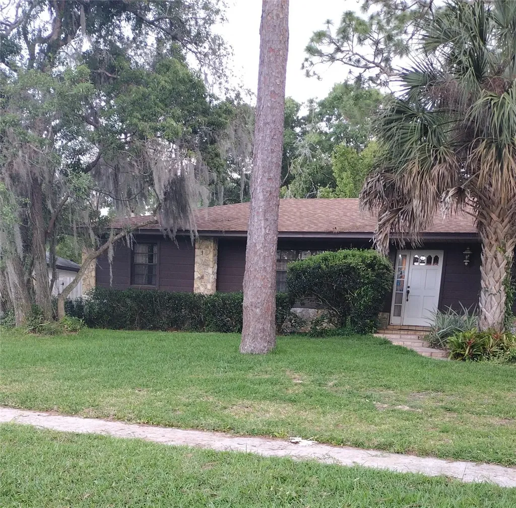 1126 Pine Oaks Court Apopka FL 32712