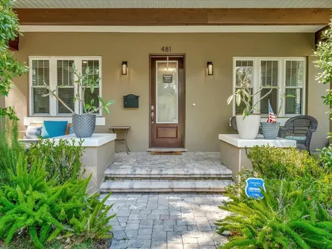 481 33rd Avenue N St Petersburg FL 33704