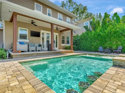 481 33rd Avenue N St Petersburg FL 33704