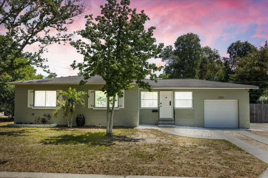 2525 48th Street N St Petersburg FL 33713