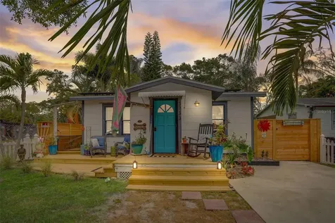 3733 56th Avenue N St Petersburg FL 33714