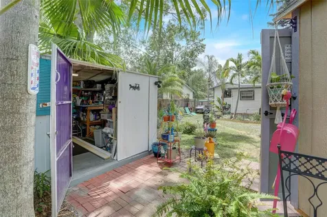 3733 56th Avenue N St Petersburg FL 33714