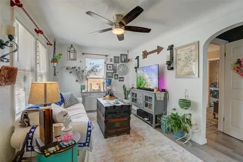 3733 56th Avenue N St Petersburg FL 33714