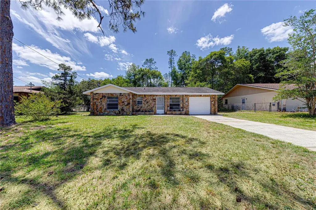 21180 SW Raintree Street Dunnellon FL 34431
