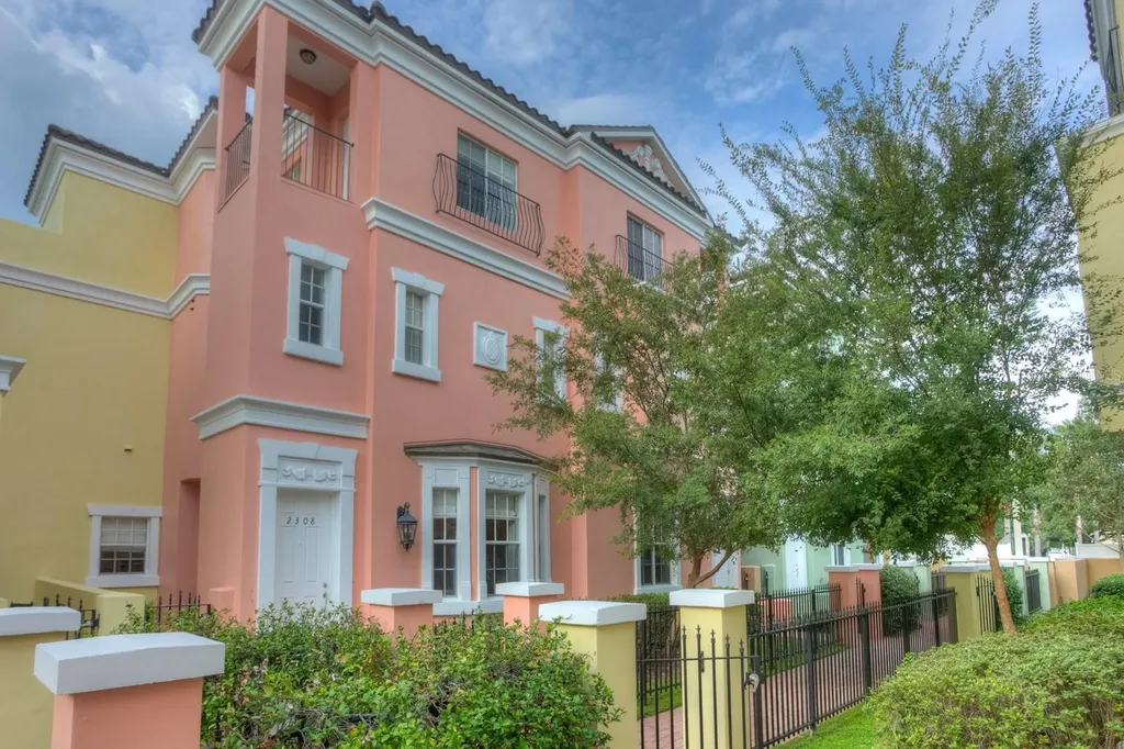 2308 Victoria Gardens Lane Tampa FL 33609