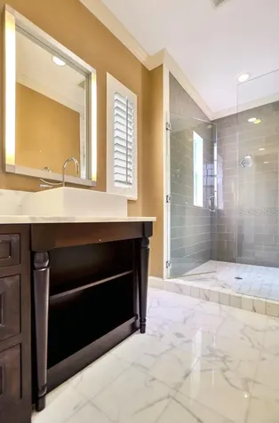 2308 Victoria Gardens Lane Tampa FL 33609