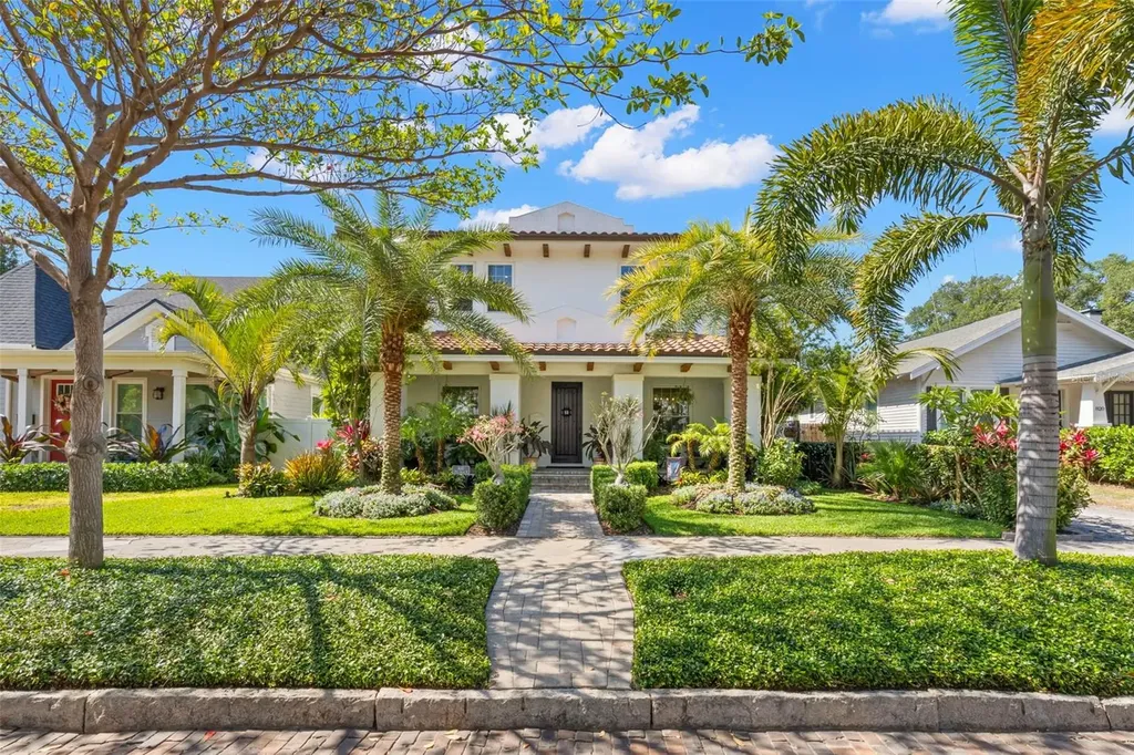810 29th Avenue N St Petersburg FL 33704