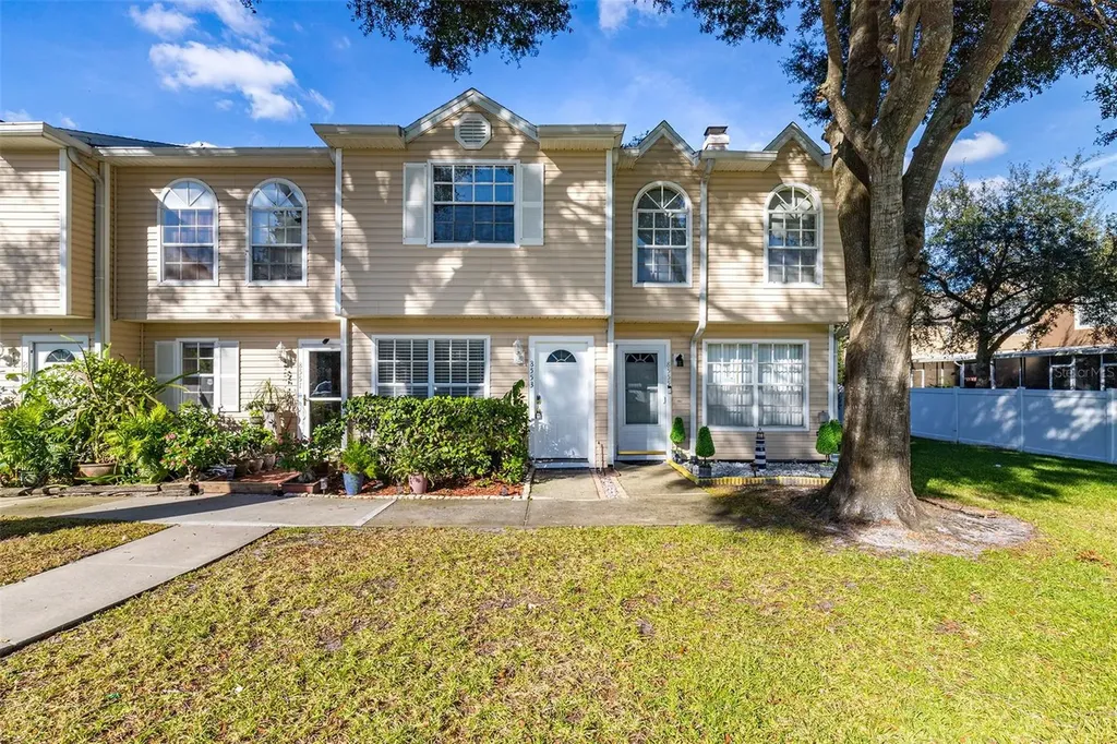 8553 J R Manor Drive Tampa FL 33634