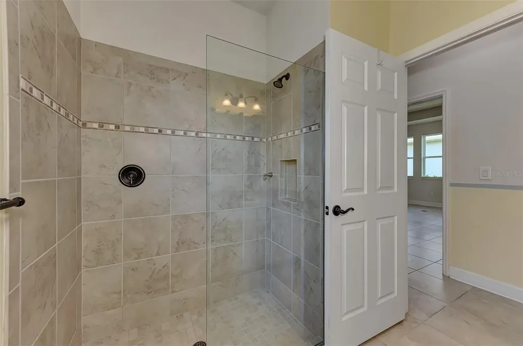 25765 Grayton Avenue Englewood FL 34223