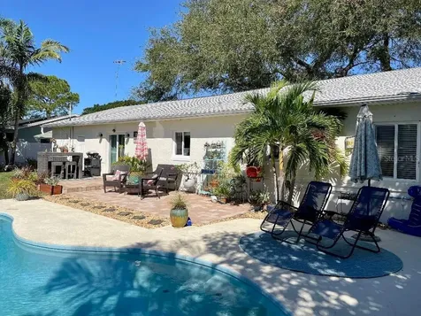 6468 17th Terrace N St Petersburg FL 33710