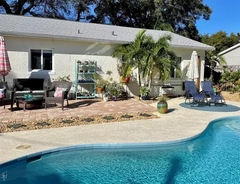 6468 17th Terrace N St Petersburg FL 33710