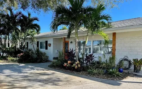 6468 17th Terrace N St Petersburg FL 33710