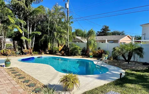 6468 17th Terrace N St Petersburg FL 33710