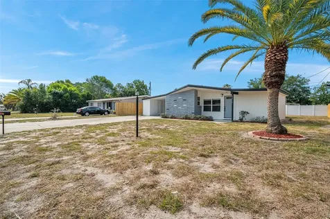 2216 N Wellesley Drive Bradenton FL 34207