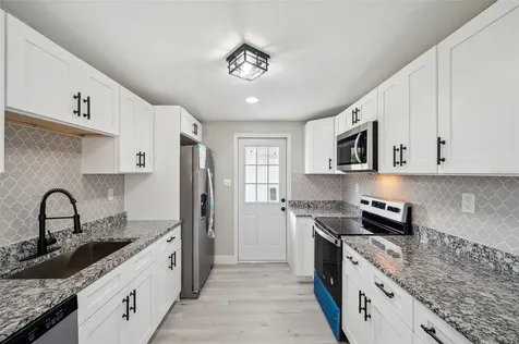 2216 N Wellesley Drive Bradenton FL 34207