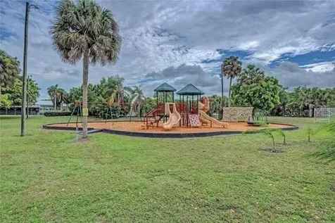 2216 N Wellesley Drive Bradenton FL 34207