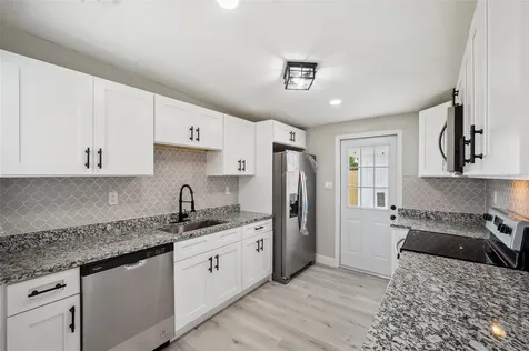 2216 N Wellesley Drive Bradenton FL 34207