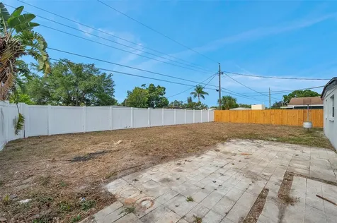 2216 N Wellesley Drive Bradenton FL 34207