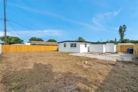2216 N Wellesley Drive Bradenton FL 34207
