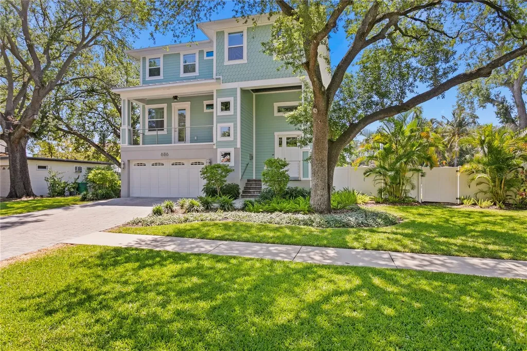 686 Geneva Place Tampa FL 33606