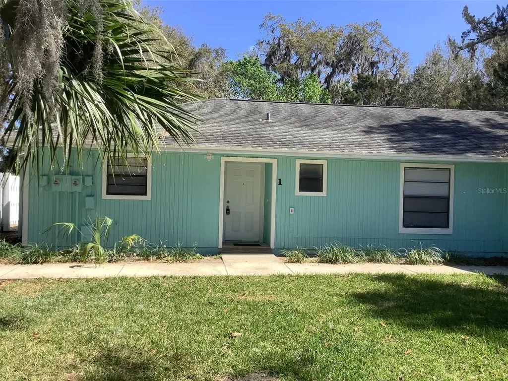 1047 Cedar Street Daytona Beach FL 32114
