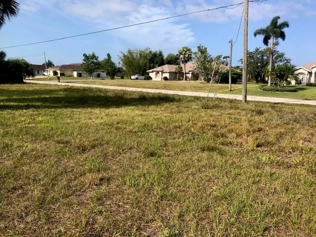 833 & 835 Boundary Boulevard Rotonda West FL 33947