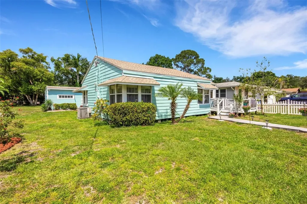 222 36th Street W Bradenton FL 34205