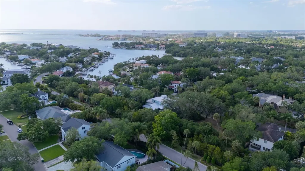 4806 W Beachway Drive Tampa FL 33609