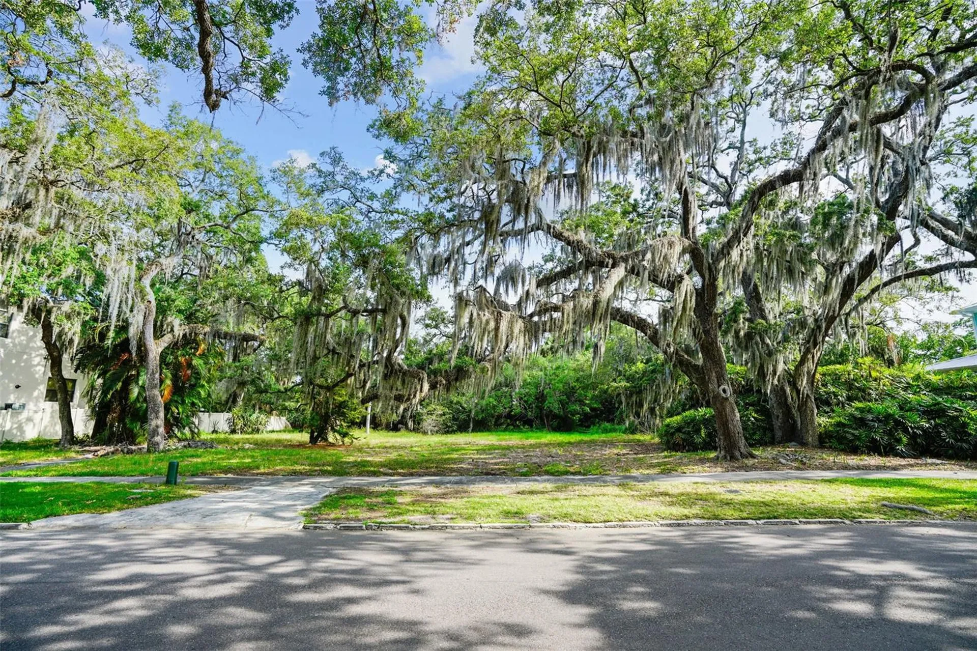 4806 W Beachway Drive Tampa FL 33609