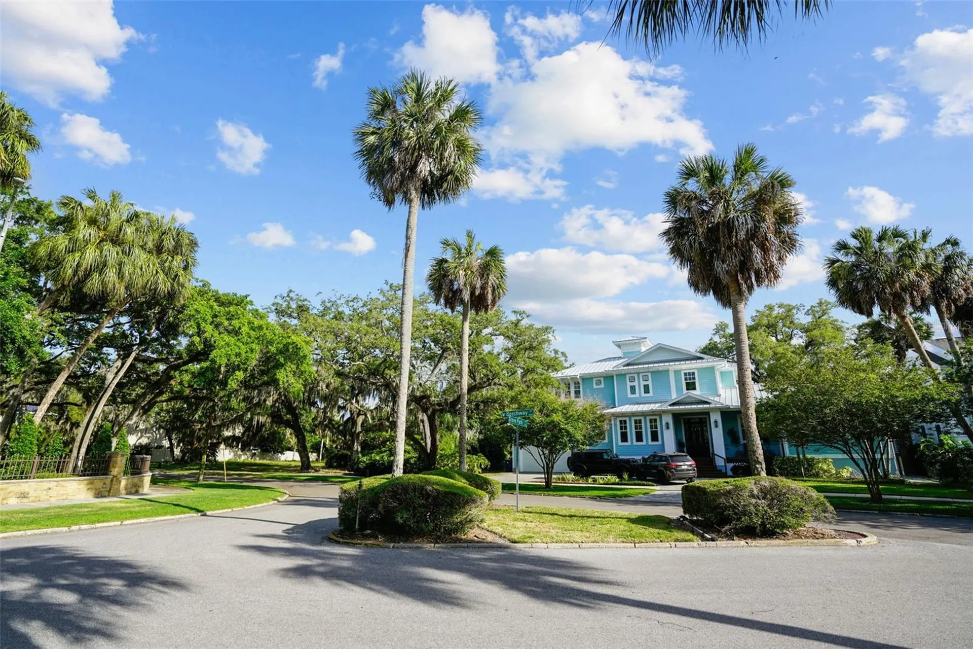 4806 W Beachway Drive Tampa FL 33609