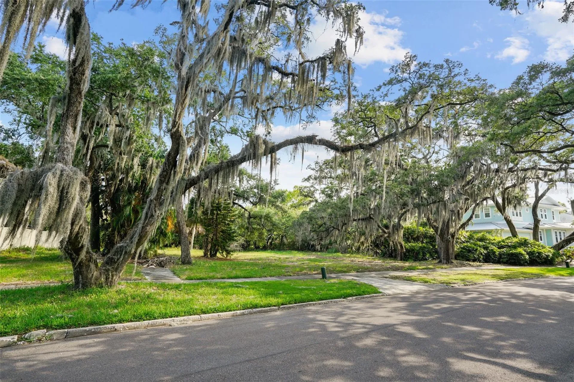 4806 W Beachway Drive Tampa FL 33609