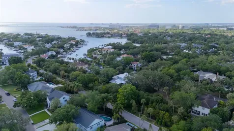 4806 W Beachway Drive Tampa FL 33609