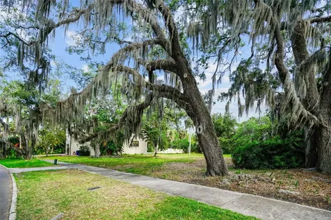 4806 W Beachway Drive Tampa FL 33609